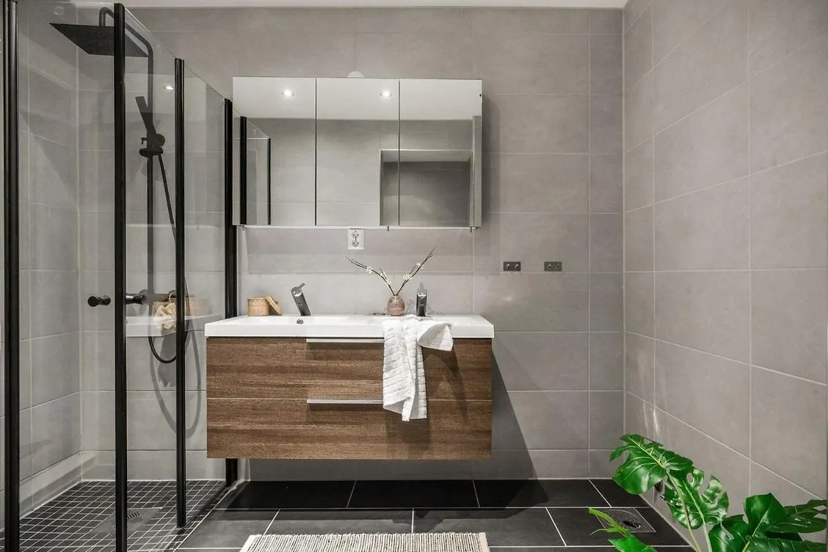Homerentals L 120Sqm Mid-Central - King Beds - 500Mbps Wi-Fi برغن شقة