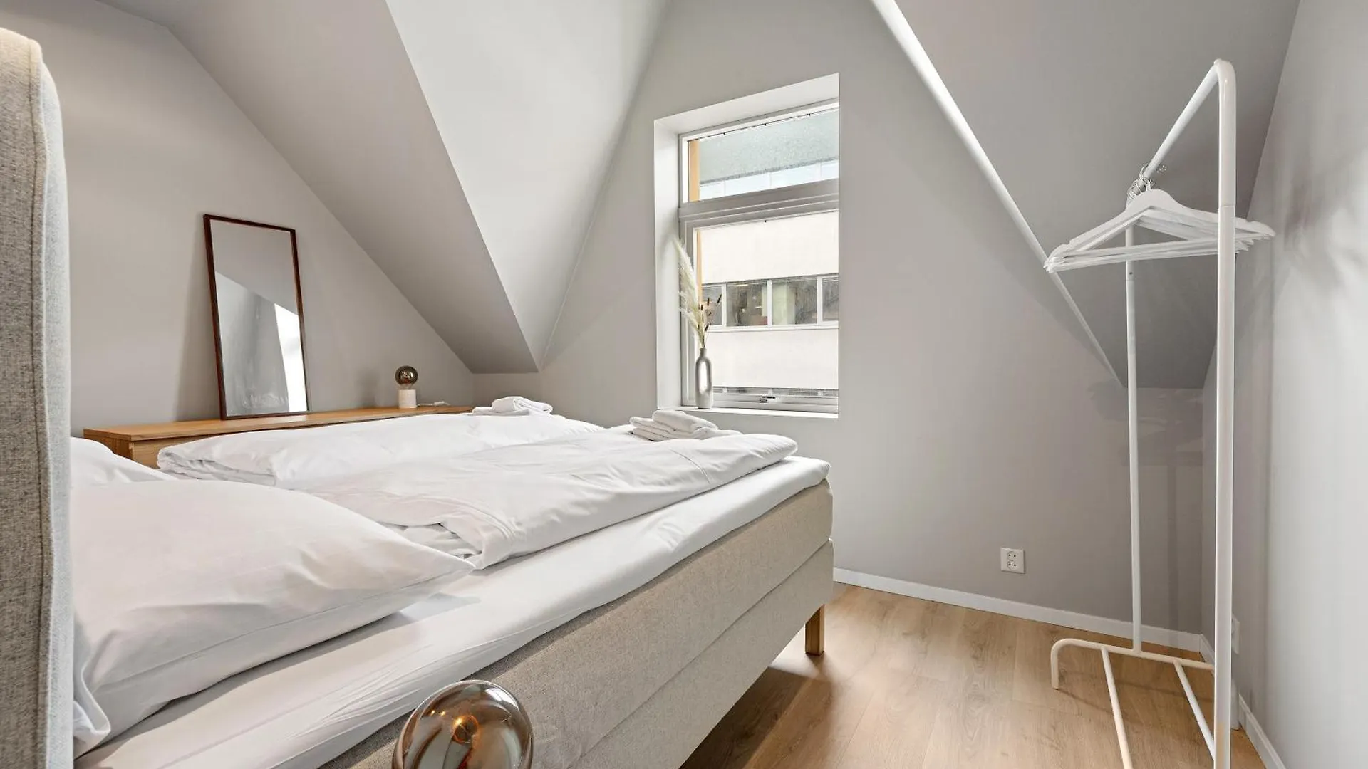 Homerentals L 120Sqm Mid-Central - King Beds - 500Mbps Wi-Fi برغن النرويج